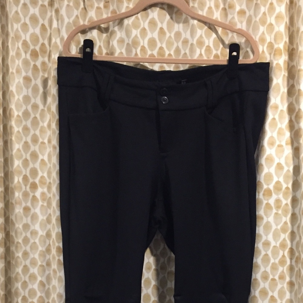 LAST DAY - MOVING AWAY: Torrid Trouser Pant x3